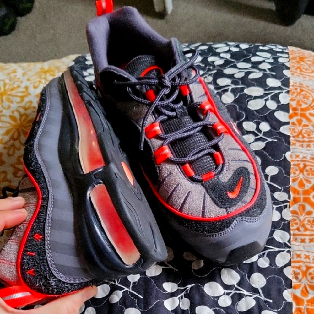 Nike AirMax98 Hurricane Black  electric Red Athletic Shoes with Breathable Mesh